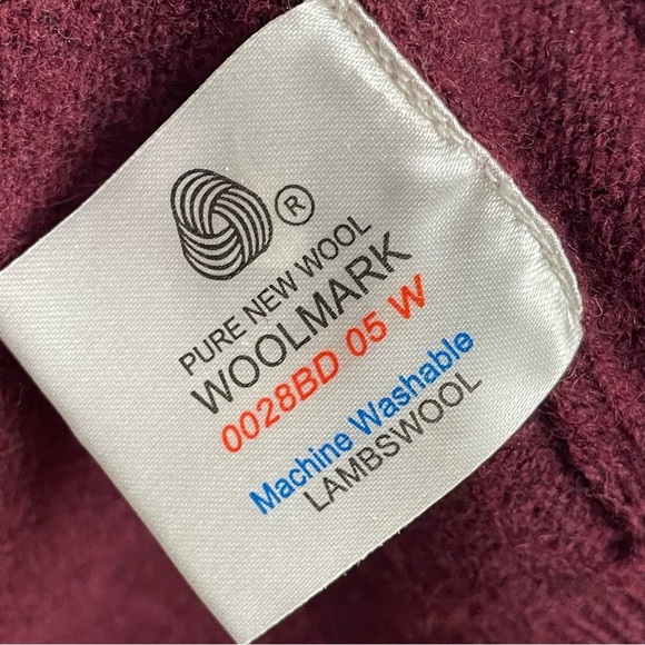 Vintage Edinburgh Woollen Mill Pure Lambs Wool washable burgundy SweaterMedium - Picture 3 of 8